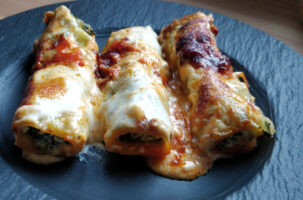 Cannelloni spinaci e ricotta - Cannelloni mit Spinat und Ricotta