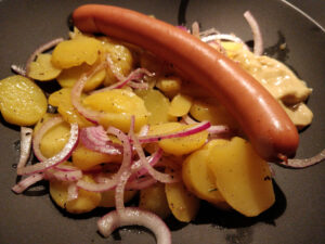 Kartoffelsalat mit Würstchen