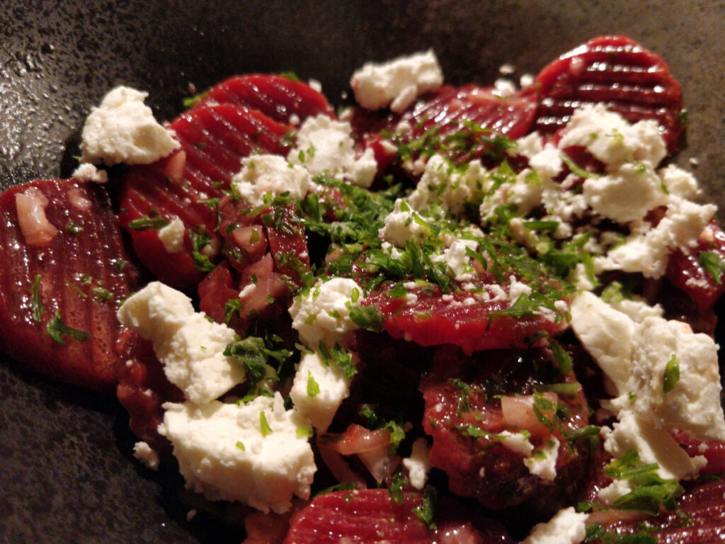 Rote Bete Salat - Randensalat mit Feta und Zwiebeln
