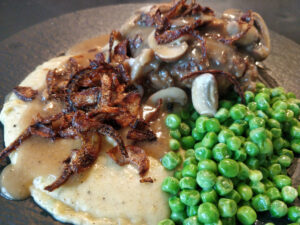 Salisbury Steak mit Champignonsauce