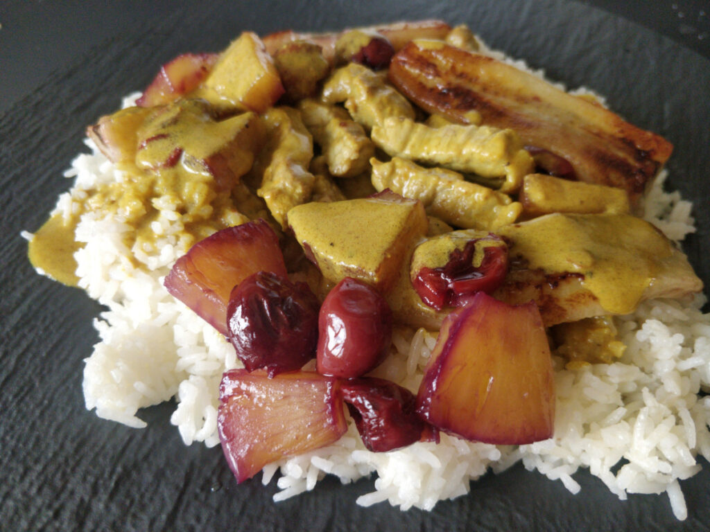 Riz Casimir - Reis mit Kalbsgeschnetzeltem, Currysauce und Früchten