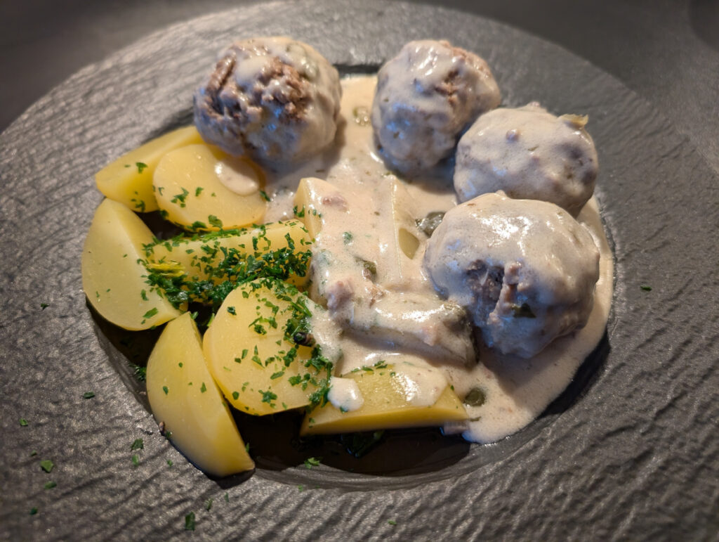 Königsberger Klopse mit Salzkartoffeln