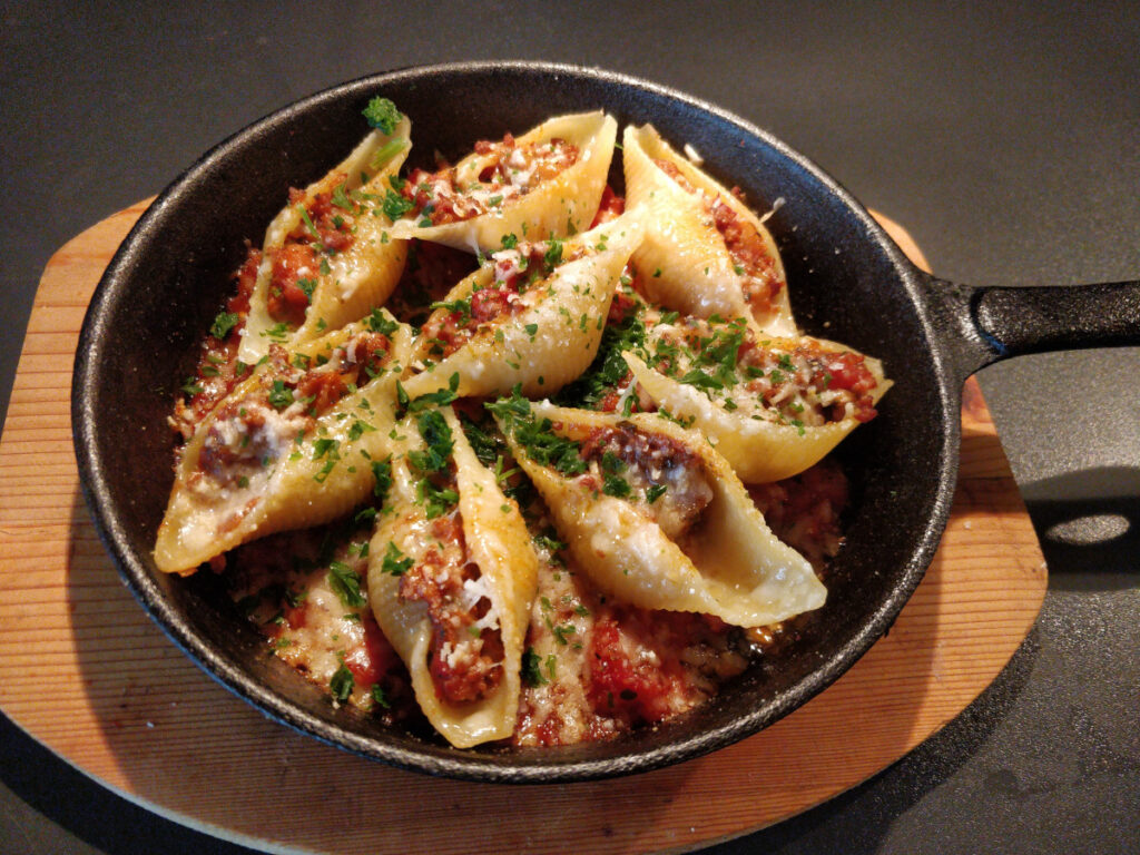 Conchiglioni al forno Bolognese - Muschelpasta gefüllt mit Bolognese Sauce